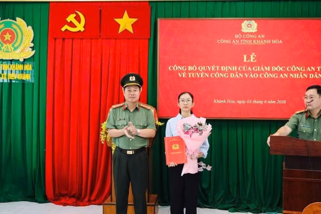 Chị Lê Thị Thùy Hân (sinh năm 1997), được tạm tuyển vào lực lượng Công an nhân dân và bố trí công tác tại Công an xã Diên Khánh.