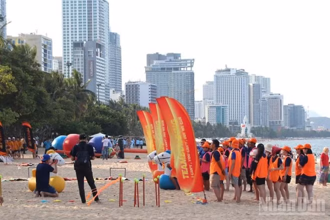 Quy hoạch khu vực Nha Trang-Cam Lâm là trung tâm tổng hợp (Ảnh: Một góc biển Nha Trang)
