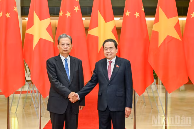 Chủ tịch Quốc hội Trần Thanh Mẫn và Ủy viên trưởng Nhân đại toàn quốc Trung Quốc Triệu Lạc Tế.