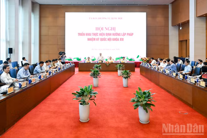 Quang cảnh hội nghị triển khai thực hiện định hướng lập pháp nhiệm kỳ Quốc hội khóa XVI. (Ảnh: DUY LINH)