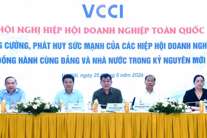 Đoàn Chủ tịch điều hành Hội nghị Hiệp hội Doanh nghiệp toàn quốc 2026.