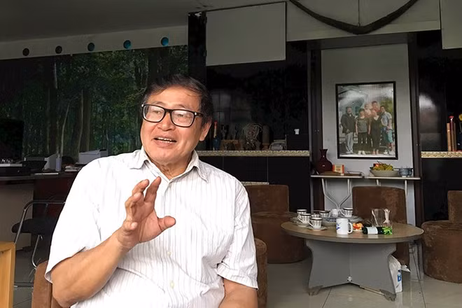 Tiến sĩ Nguyễn Việt.
