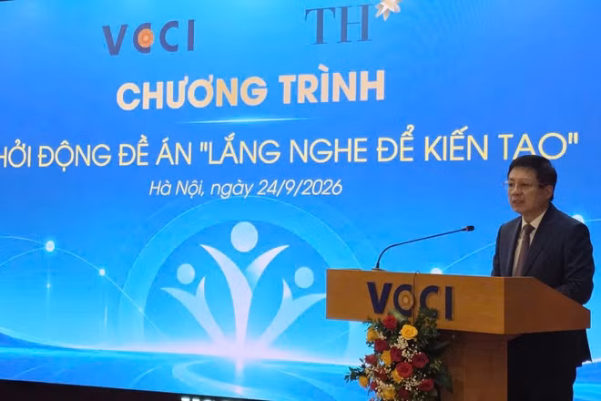 Chủ tịch Liên đoàn Thương mại và Công nghiệp Việt Nam Hồ Sỹ Hùng phát biểu ý kiến tại chương trình. (Ảnh: MINH DŨNG)