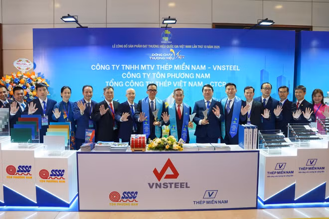 Không gian trưng bày các dòng sản phẩm đạt Thương hiệu quốc gia năm 2026 của VNSTEEL tại Trung tâm Hội nghị Quốc gia (Hà Nội). (Ảnh: Thanh Sơn)