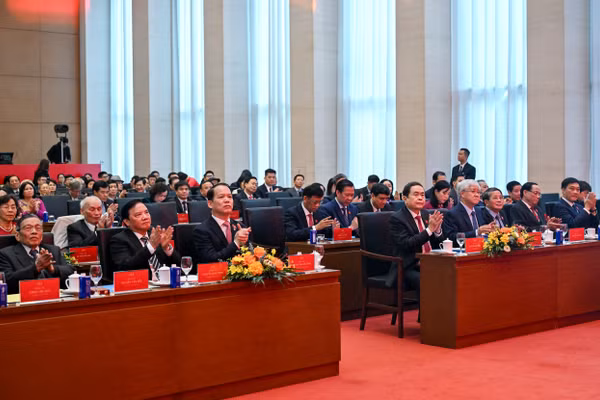 Chủ tịch Quốc hội Trần Thanh Mẫn và các đại biểu dự lễ kỷ niệm. (Ảnh: DUY LINH)