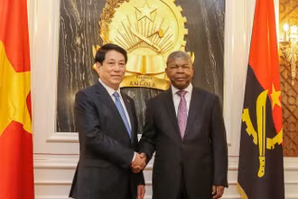 Chủ tịch nước Lương Cường và Tổng thống Angola João Manuel Gonçalves Lourenço.