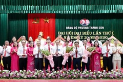 Ban chấp hành Đảng bộ phường Thành Sen nhiệm kỳ 2025-2030 ra mắt đại hội.