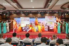 Tiết mục văn nghệ chào mừng lễ kỷ niệm.