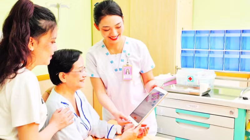 Bệnh viện Đại học Y dược Thành phố Hồ Chí Minh ứng dụng công nghệ chuyển đổi số trong chăm sóc điều trị người bệnh.