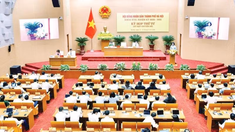 Kỳ họp thứ tư HĐND Thành phố Hà Nội đã thông qua 61 nghị quyết cụ thể hóa Luật Thủ đô, tạo nền tảng cho giai đoạn phát triển mới của Thủ đô (Ảnh ĐĂNG ANH)