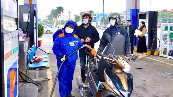 Thành phố Hải Phòng yêu cầu bảo đảm nguồn cung xăng dầu phục vụ sản xuất và đời sống nhân dân.