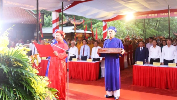 Lễ dâng hương và đọc văn tế tưởng niệm 583 năm ngày mất của Anh hùng dân tộc, Danh nhân văn hóa thế giới Nguyễn Trãi (1442-2025).