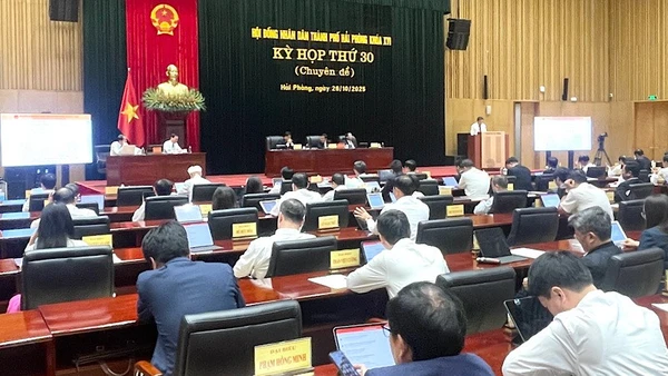Quang cảnh kỳ họp thứ 30, Hội đồng nhân dân thành phố Hải Phòng khóa XVI.