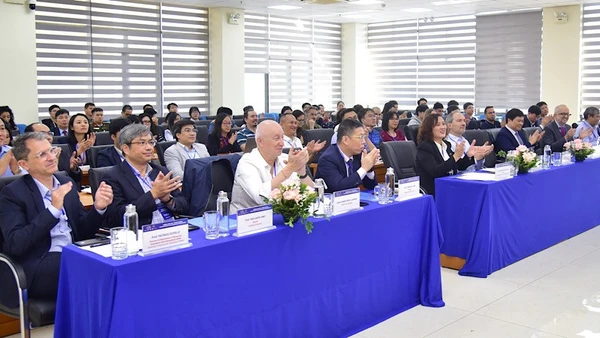 Các đại biểu dự Hội thảo.