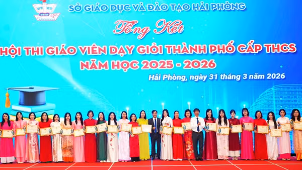 Sở Giáo dục và Đào tạo thành phố Hải Phòng công nhận 1.077 giáo viên dạy giỏi thành phố cấp trung học cơ sở năm học 2025-2026.