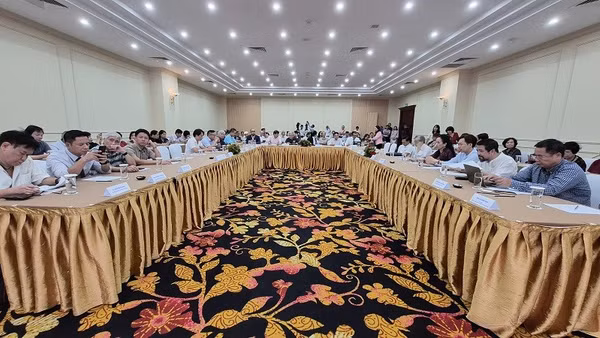Toàn cảnh hội thảo “Quy hoạch đô thị-nông thôn gắn với bản sắc văn hóa thuần Việt trong kỷ nguyên mới”. (Ảnh: Hoàng Tâm)