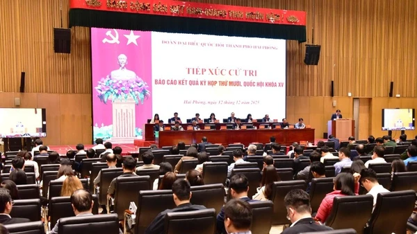 Quang cảnh Hội nghị tiếp xúc cử tri của Đoàn đại biểu Quốc hội thành phố Hải Phòng.