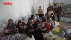 [Video] Hơi ấm từ bếp chùa, sưởi ấm lòng người bệnh