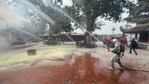 Lực lượng chức năng đẩy mạnh công tác tuyên truyền, tập huấn phòng ngừa cháy, nổ tại các cơ sở thờ tự dịp Tết Nguyên đán.