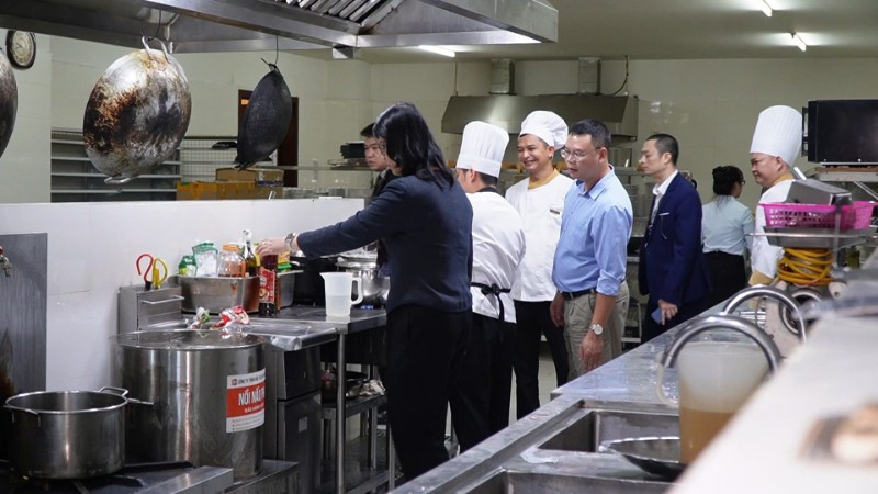 Lào Cai triển khai đồng bộ các giải pháp bảo đảm an toàn thực phẩm dịp Tết và mùa lễ hội xuân năm 2026.