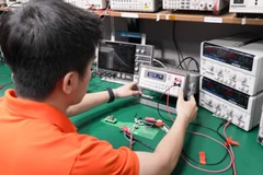 Đội ngũ kỹ sư FPT nghiên cứu và hoàn thiện thiết kế đưa chip nguồn “Make in Vietnam, made by FPT” vượt qua hệ thống kiểm thử khắt khe toàn cầu.