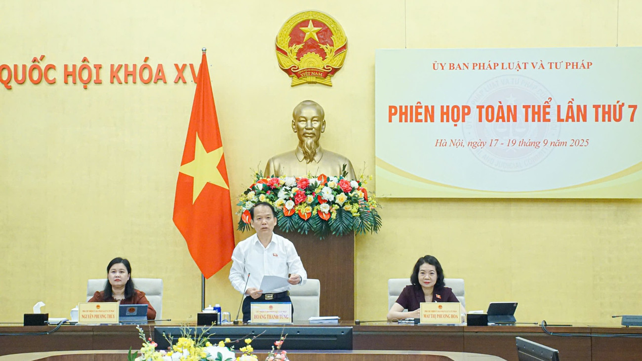 Phiên họp toàn thể lần thứ 7 Ủy ban Pháp luật và Tư pháp, tháng 9/2025. (Ảnh: Quochoi.vn)