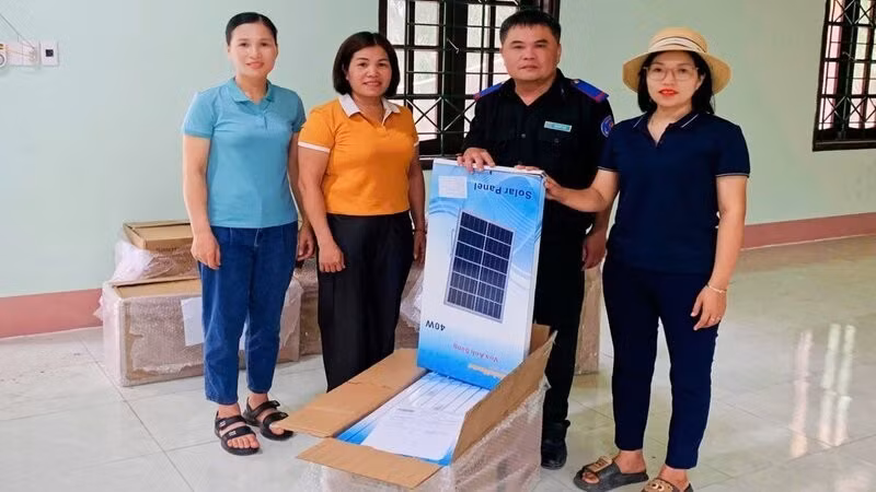 Đại diện cộng đồng dân cư chọn lắp đặt hệ thống chiếu sáng năng lượng mặt trời tại các thôn, xóm.