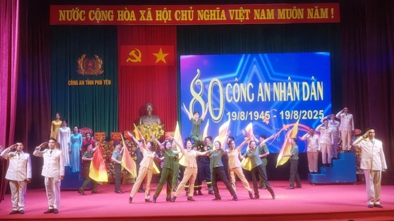 Những khúc ca hùng tráng tại buổi lễ.