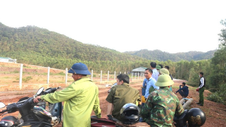 Người dân địa phương phản đối việc xây trang trại nuôi lợn với số lượng và quy mô lớn ở đầu nguồn nước. z7073790685228-20b6f365d58414d070fee7d4c96f6828-9817.jpg