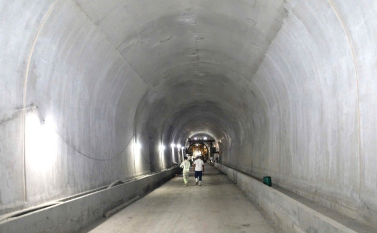 Hầm số 2 đang vào giai đoạn thi công cuối dự kiến hoàn thành trước ngày 15/6/2025. z6684913116825-d16bc842068c745bf11daf2b1d8247db-93.jpg
