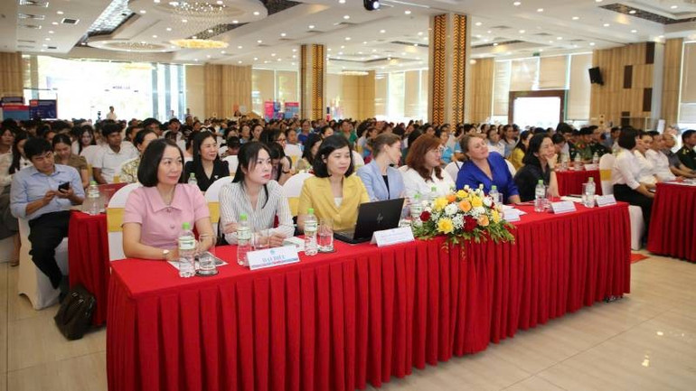 Các đại biểu tham dự Diễn đàn. ct-2.jpg