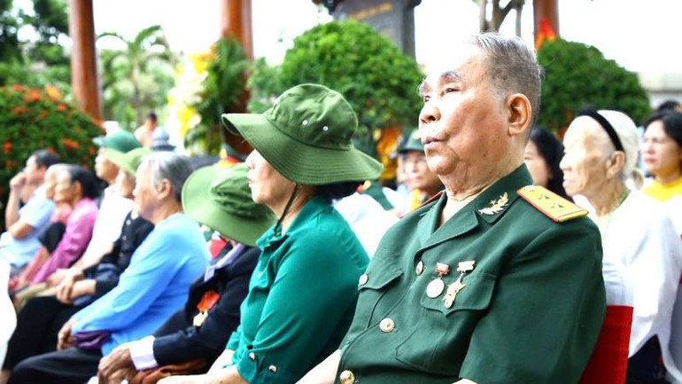 Anh hùng Lực lượng vũ trang Lê Hữu Trạc tham dự buổi lễ. a333.jpg
