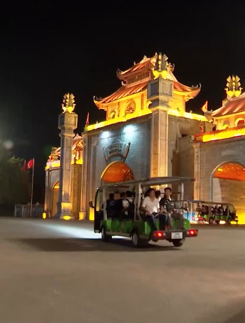 [Video] Đặc sắc tour đêm “Đền Hùng lung linh nguồn cội”