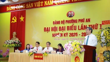 Phó Bí thư Thành ủy, Chủ tịch Ủy ban Mặt trận Tổ quốc Việt Nam Thành phố Hồ Chí Minh Nguyễn Phước Lộc phát biểu ý kiến chỉ đạo tại Đại hội Đảng bộ phường Phú An. 