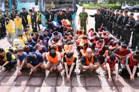 Các đối tượng được di lý về Lai Châu để phục vụ công tác điều tra.