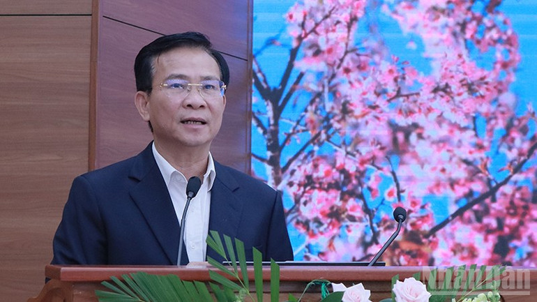 Chủ tịch Ủy ban nhân dân tỉnh Lâm Đồng, ông Hồ Văn Mười phát biểu tại buổi lễ. ndo_br_44.jpg