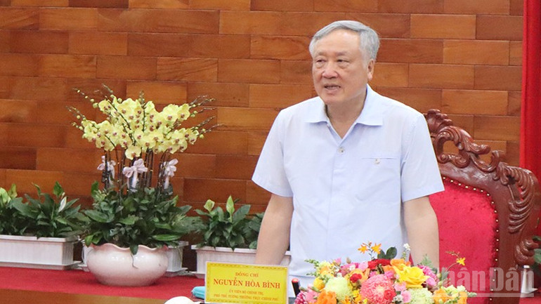 Phó Thủ tướng Thường trực Chính Phủ Nguyễn Hòa Bình phát biểu tại buổi làm việc. ndo_br_6.jpg