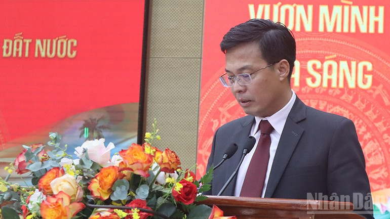 Phó Chủ tịch Ủy ban nhân dân tỉnh Lâm Đồng Đinh Văn Tuấn tại chương trình " Điểm hẹn doanh nhân". ndo_br_33.jpg