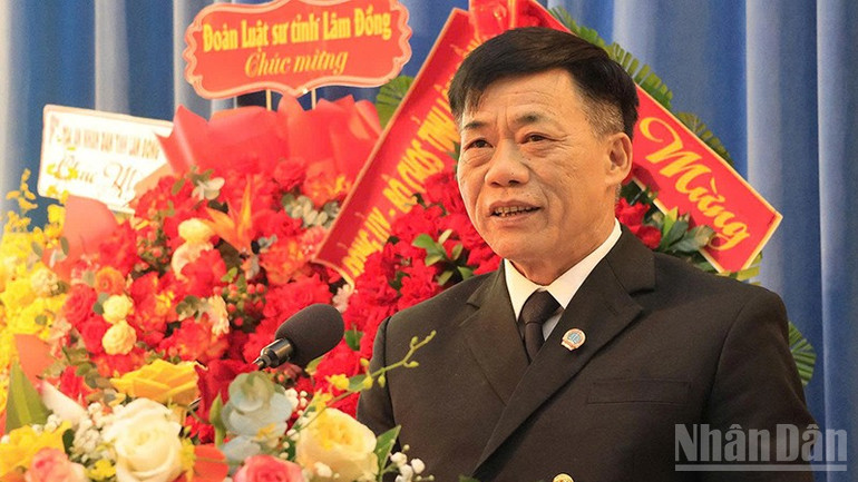 Đồng chí Nguyễn Văn Thanh, Chánh án Tòa án Nhân dân tỉnh Lâm Đồng phát biểu tại buổi lễ. ndo_br_z.jpg