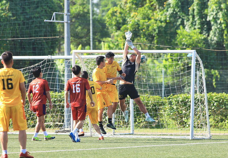 e5c75f93-3ae7-45b3-9a50-7a11ef189062-1-201-a.jpg