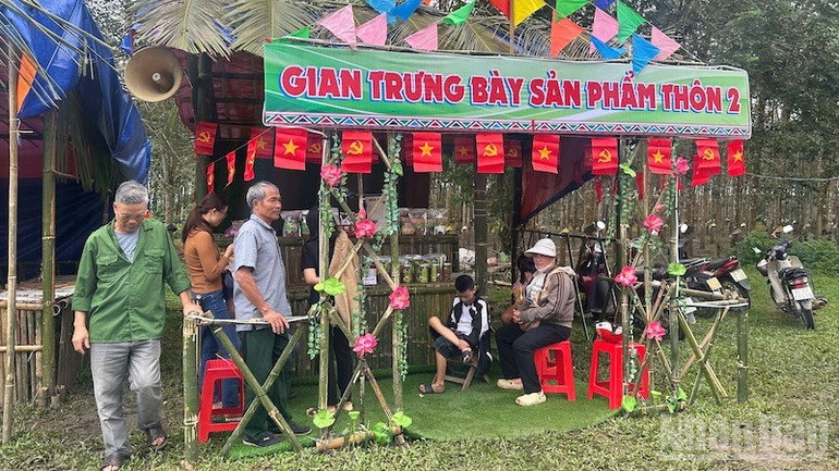 Nông sản của thôn, bản trưng bày, mua bán. ndo_br_sl3.jpg