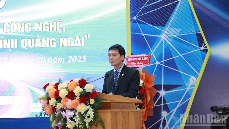 O camarada Nguyen Tan Liem, diretor do Departamento de Ciência e Tecnologia da província de Quang Ngai, fez o discurso de abertura. ndo_br_ht3.jpg