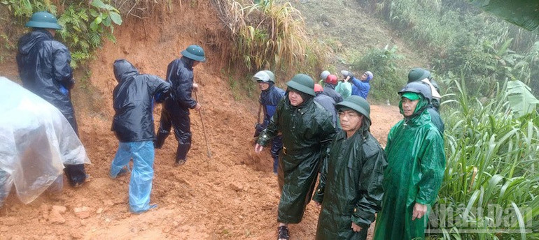 Sạt lở núi chia cắt nhiều thôn của xã Ngọc Linh. ndo_br_nl61.jpg