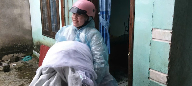 Vận động người dân đến nơi an toàn. nl4.jpg