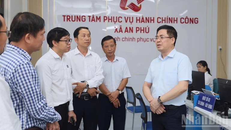 Cùng với tổ chức đại hội đảng cấp cơ sở, tỉnh Quảng Ngãi bảo đảm hoạt động hành chính công phục vụ nhân dân. ndo_br_img-4799.jpg