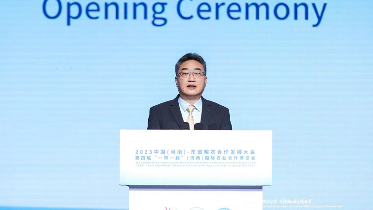 Tổng Thư ký ASEAN-Trung Quốc Sử Trung Tuấn phát biểu khai mạc hội nghị. (Ảnh: Trung tâm ASEAN-Trung Quốc cung cấp) anh-02-1.jpg