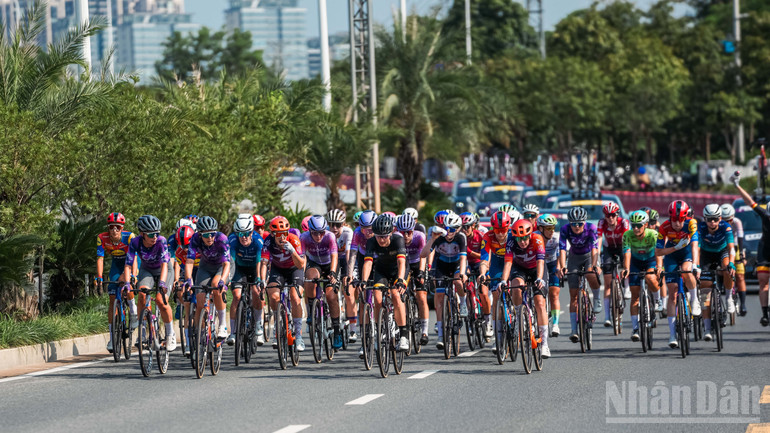 Die Radfahrerinnen treten in der einzigen Etappe in der Stadt Nanning an. ndo_br_anh-ket-thuc-04.jpg