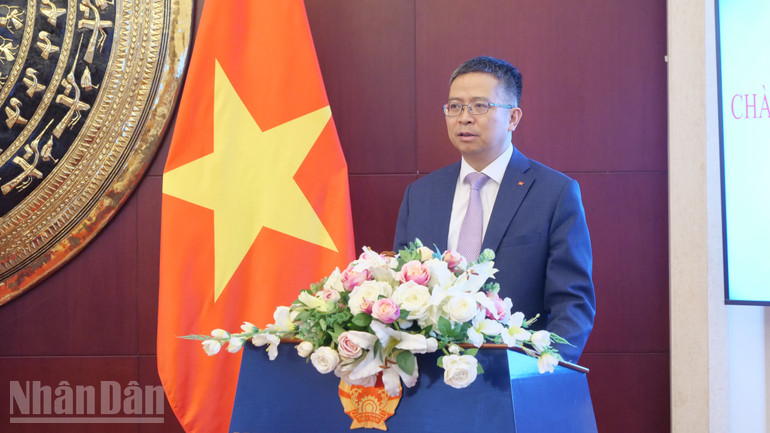 Đại sứ Phạm Thanh Bình phát biểu tại buổi giao lưu. ndo_bl_a02-2p2257809.jpg