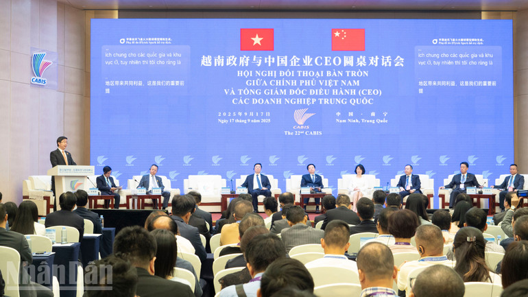 Thứ trưởng Khoa học và Công nghệ Bùi Hoàng Phương phát biểu tại hội nghị. ndo_bl_a04-p2366219.jpg