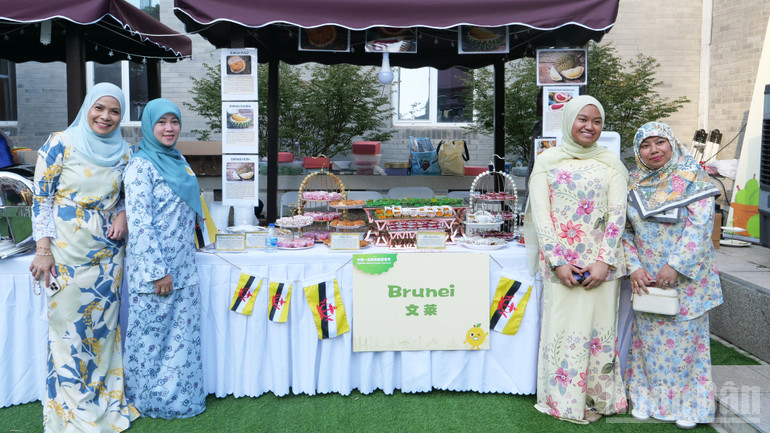 Gian hàng Brunei. ndo_br_anh-09-p2259411.jpg